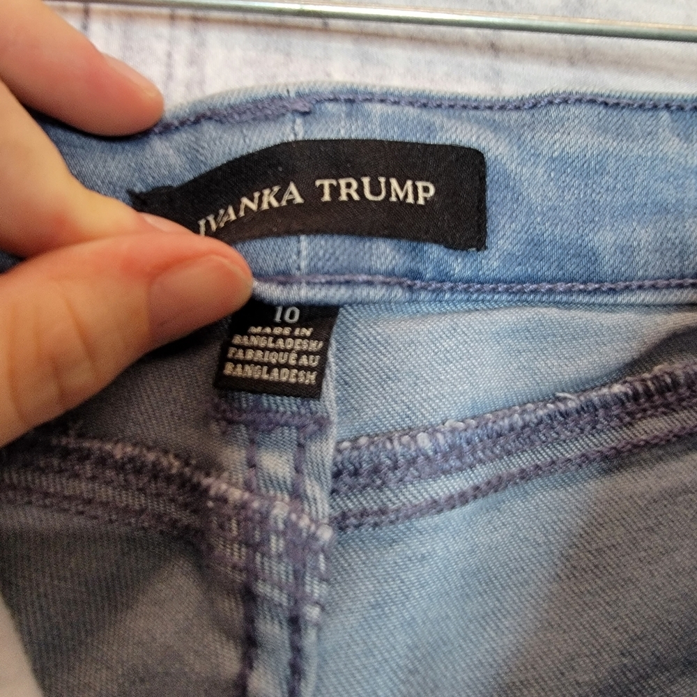 Ivanka Trump light wash jeans sz. 10 - Picture 7 of 13